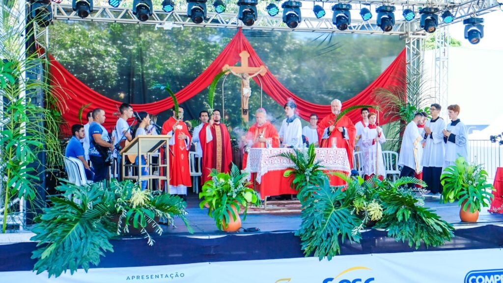 Pela primeira vez, Missa de Ramos é celebrada na Cidade da Páscoa