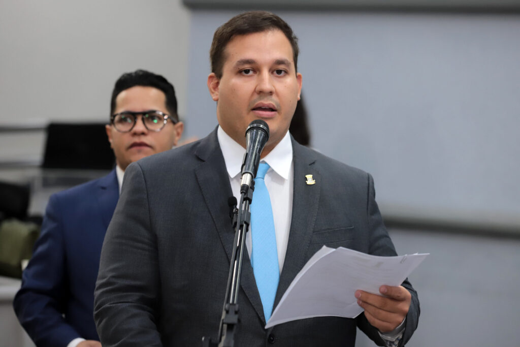 Poda de árvore, fumacê e sinalização estão entre os pedidos de William Maksoud para os bairros de Campo Grande