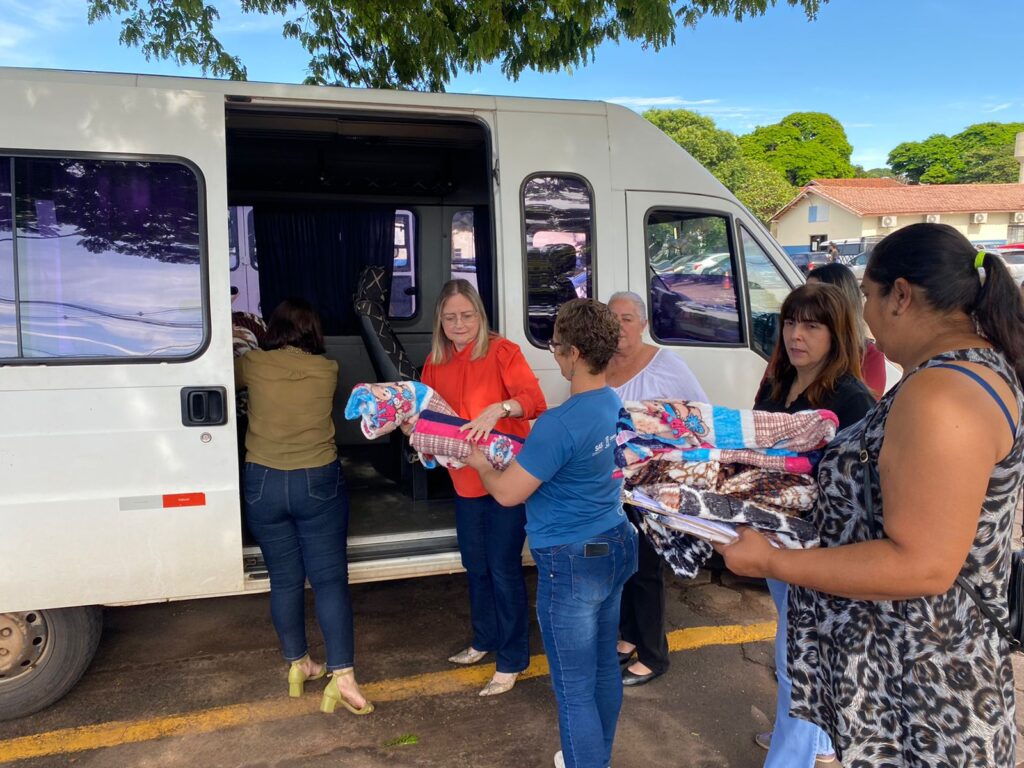 Prefeitura intensifica ações de abordagem e entrega de cobertores à população em situação de rua