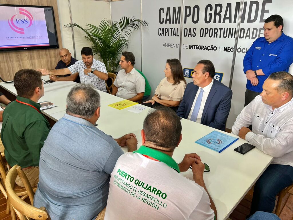 Prefeitura recebe duas delegações estrangeiras no primeiro dia de gabinete na Expogrande