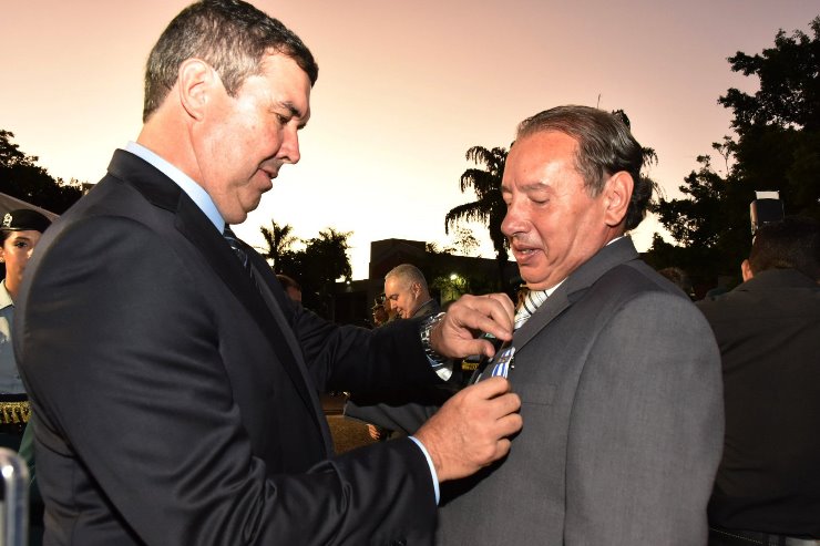 Presidente da ALEMS recebe medalha e destaca importância da Segurança Pública