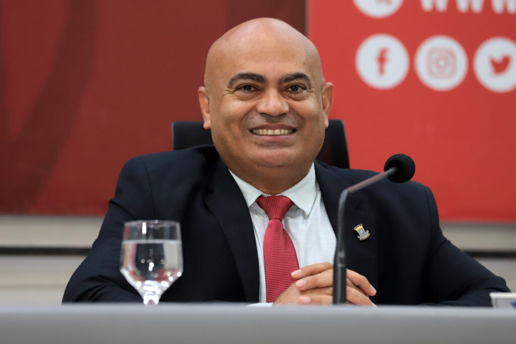 Projeto de Ronilço Guerreiro cria Programa de Apadrinhamento Afetivo de Idosos