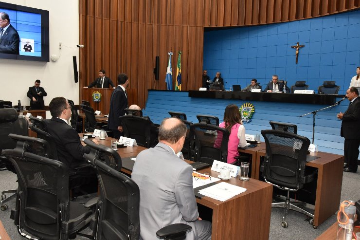 Projetos ligados à educação e ao consumidor estão na pauta desta quarta-feira
