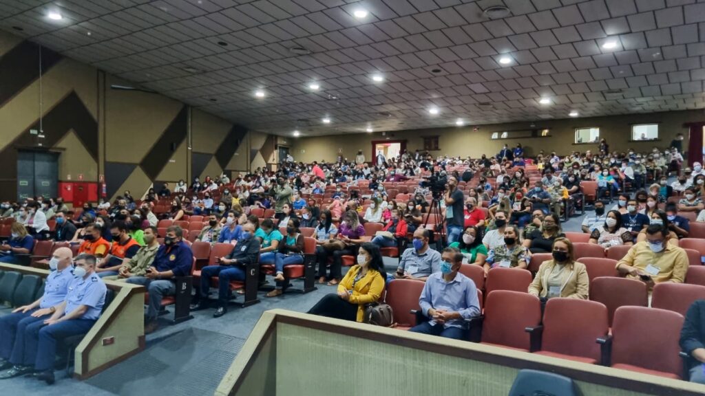 Representantes de órgãos públicos e sociedade civil discutem cenário da dengue em Campo Grande