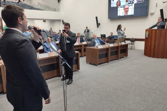 Utilização de emendas parlamentares é debatida em plenário