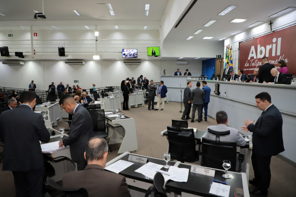 Vereadores aprovam quatro propostas na sessão desta quinta-feira