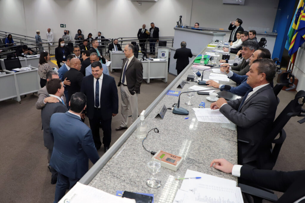 Vereadores aprovam seis projetos na sessão desta terça-feira
