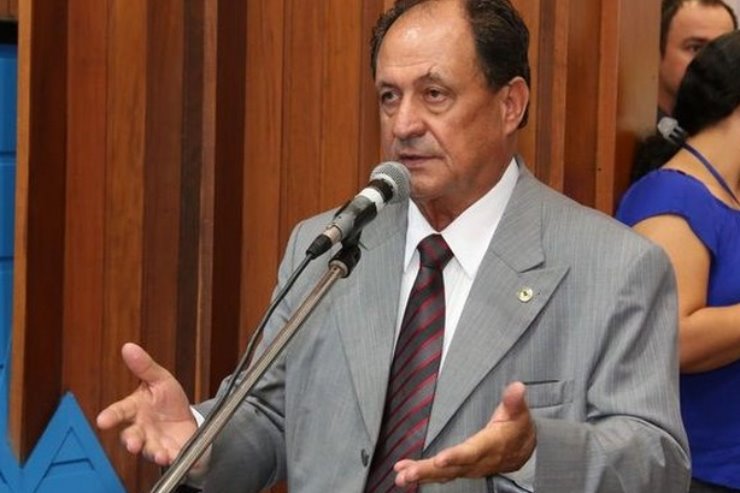 Zé Teixeira solicita substituição de rede de esgoto em conjunto habitacional de Jateí