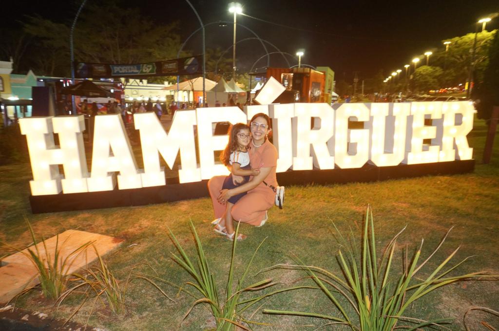 1º Festival do Hambúrguer de Campo Grande reúne milhares de pessoas em noite de abertura
