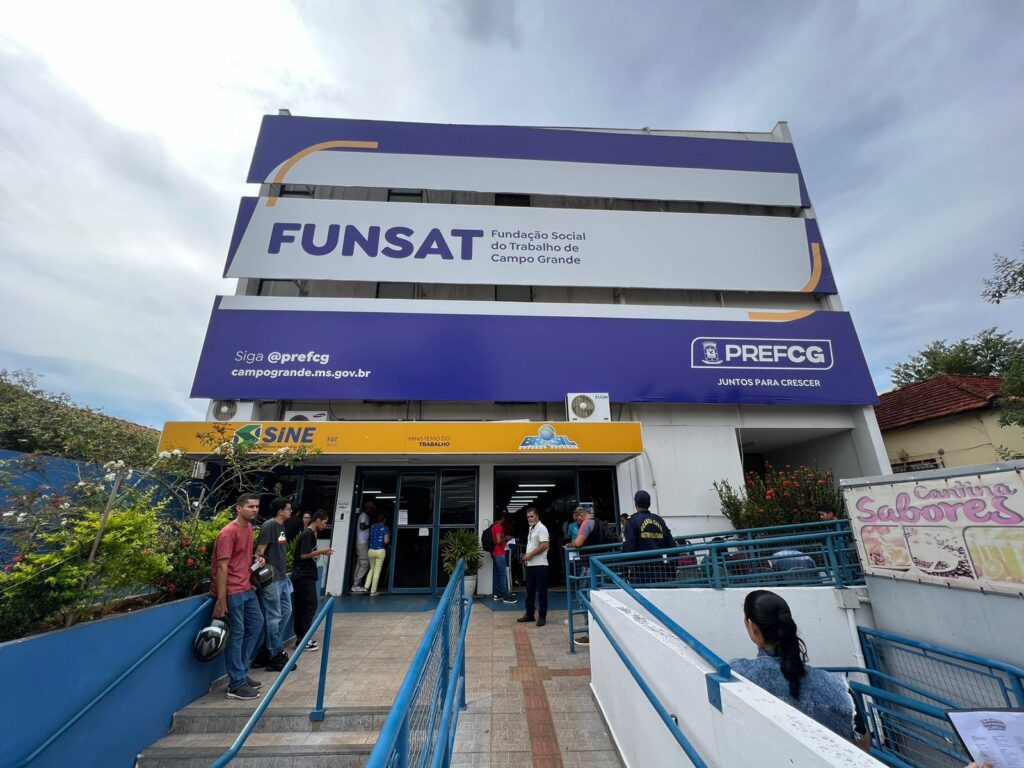 Ação itinerante da Funsat encaminha 128 candidatos para processo seletivo de frigorífico