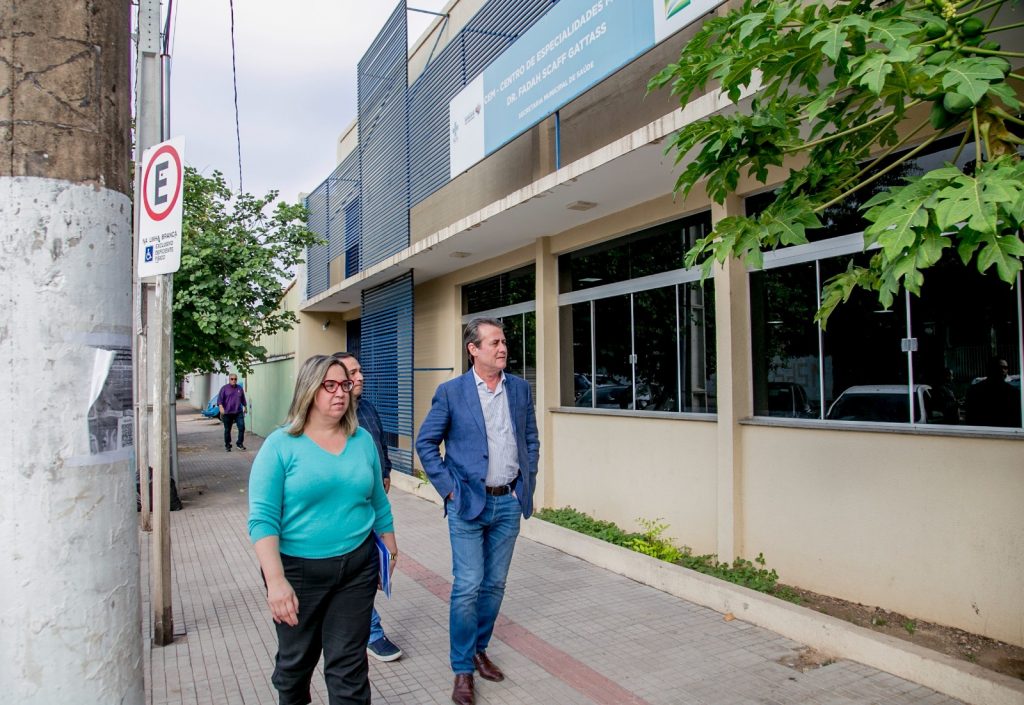 Com foco na regionalização, secretário de Saúde visita Corumbá e se reúne com prefeito
