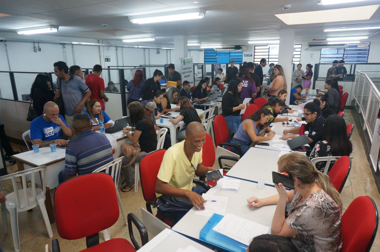 Feirão de Oportunidades da Prefeitura encaminha 780 trabalhadores ao emprego