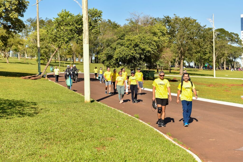 Prefeitura realiza caminhada de conscientização em prol do Maio Amarelo