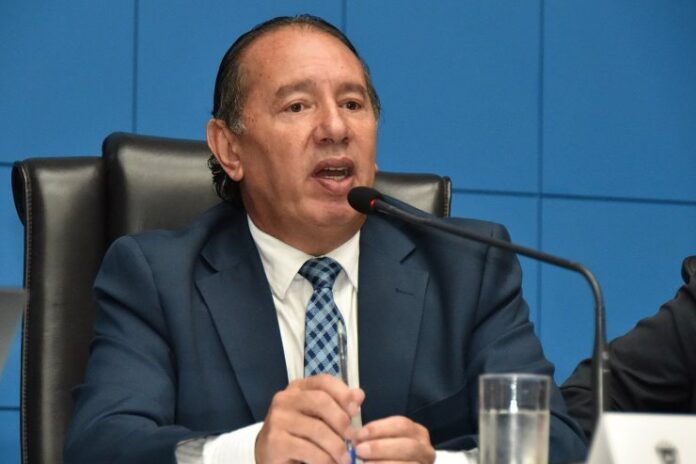 Presidente anuncia criação de refeitório e convida para Festa Junina da ALEMS