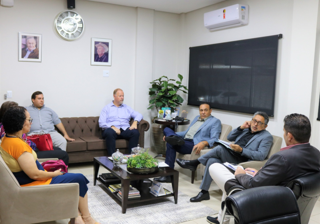 Presidente da Câmara recebe visita institucional do presidente da Abrasel e Sindha para debater Lei do Silêncio