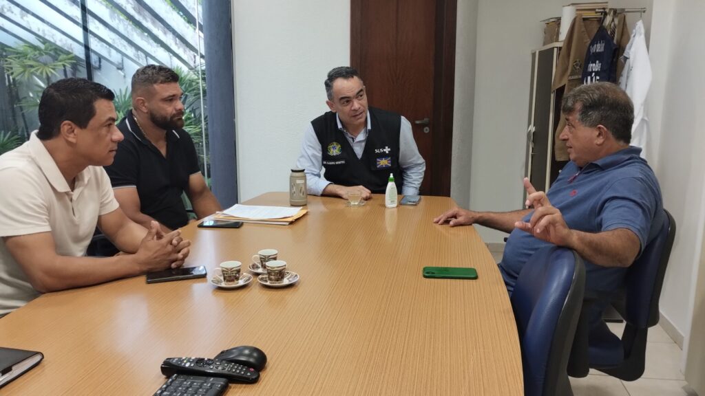 Vereador Ademir solicita melhorias no atendimento da saúde nos bairros