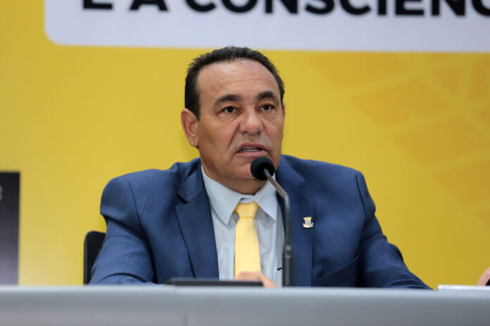Vereador Carlão elogia postura da prefeita em estar presente nos bairros atendendo as demandas da população e pontua problemas na saúde
