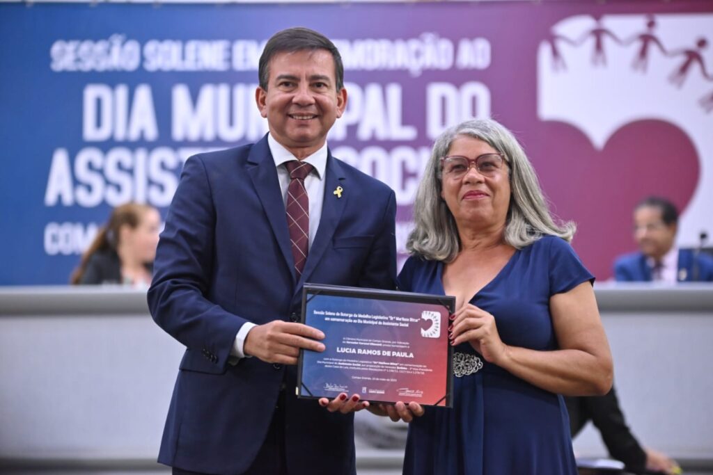 Vereador Coronel Villasanti  faz homenagem  à assistentes sociais em Sessão Solene