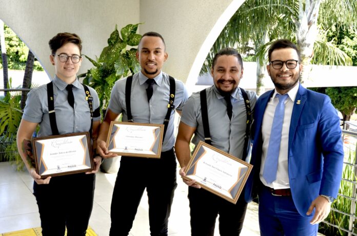 Vereador Paulo Lands presta homenagem ao Bar Maracutaia