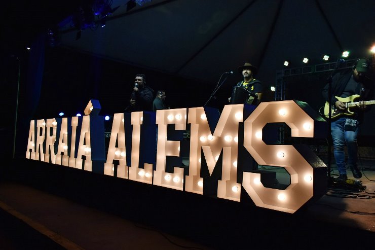 Alegria e solidariedade de 1,2 mil pessoas marcam o primeiro Arraiá ALEMS