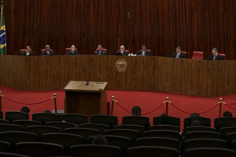Decisão do TSE que tornou ex-presidente Bolsonaro inelegível repercute entre líderes na Câmara