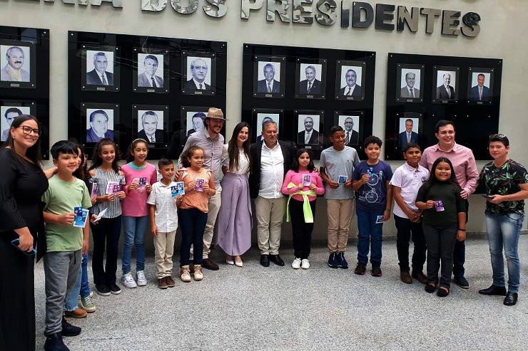 Estudantes de Batayporã visitam o Parlamento e se preparam para eleições mirins
