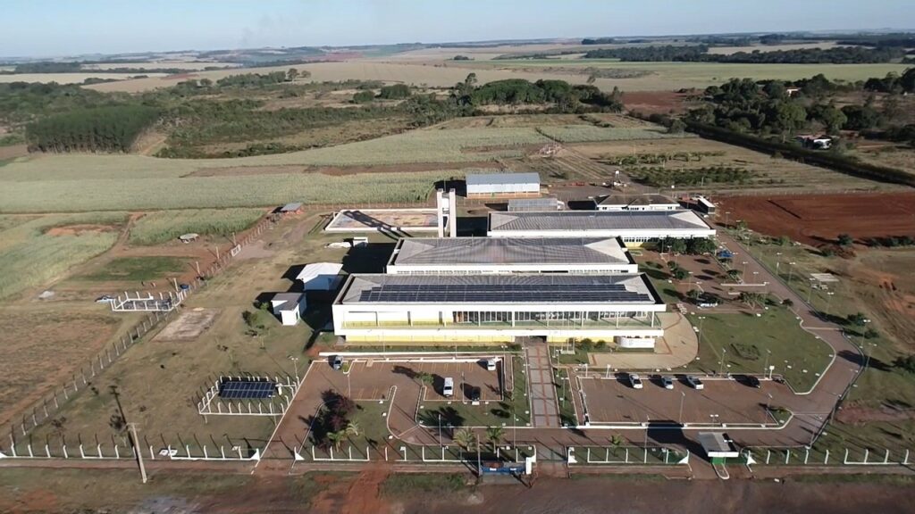 Governador destaca importância da formação técnica para desenvolvimento de MS em visita à fronteira