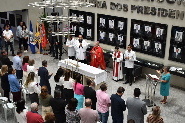 Missa marca tradição coxinense e celebra os sete dons do Divino Espírito Santo