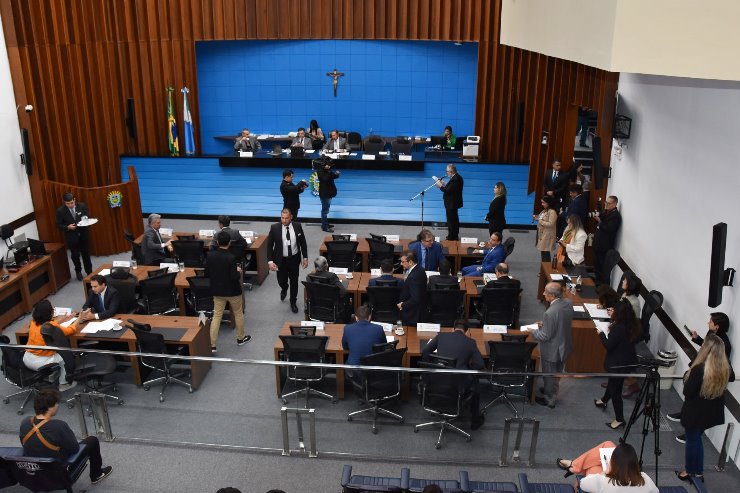 Mudança no Regimento permite nome de parlamentar com até três palavras