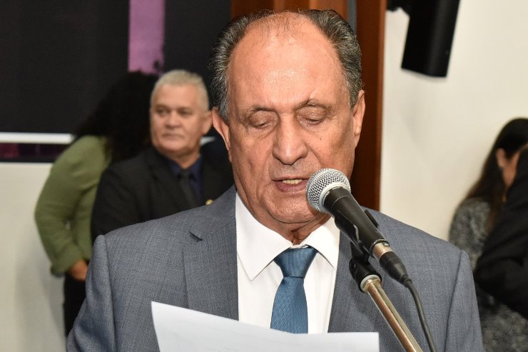Praça do Peixe: Zé Teixeira solicita mutirão de reparos no Vilas Boas