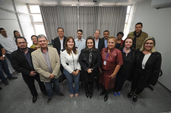 Prefeitura dá posse a membros do Conselho Municipal de Acompanhamento e Controle Social do Fundeb