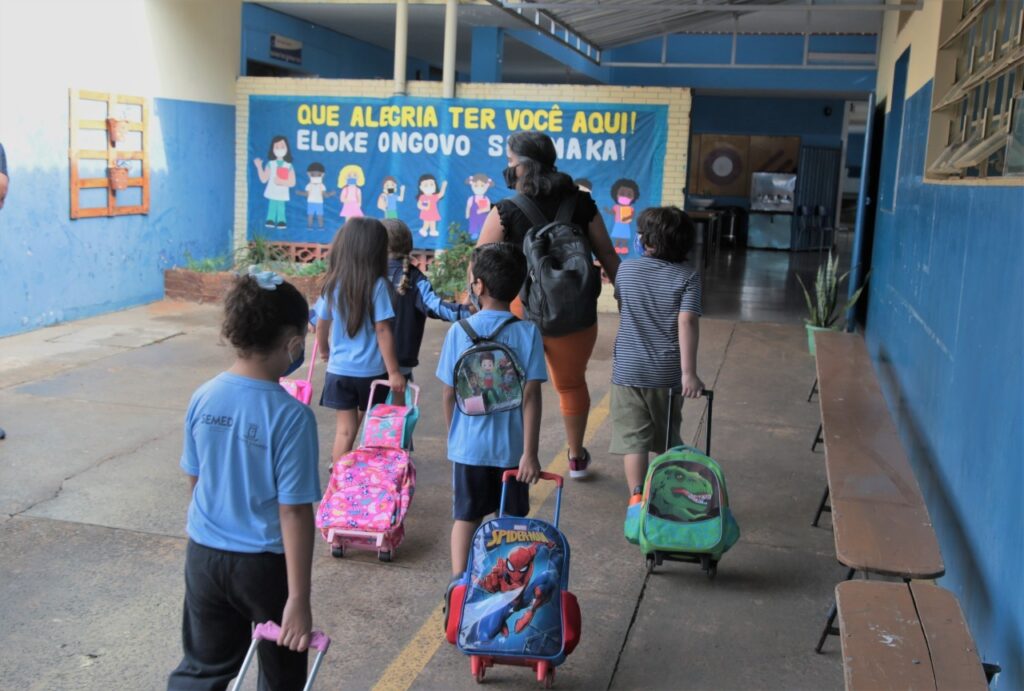 Prefeitura de Campo Grande convoca mais 128 monitores de alunos para atuarem na Reme