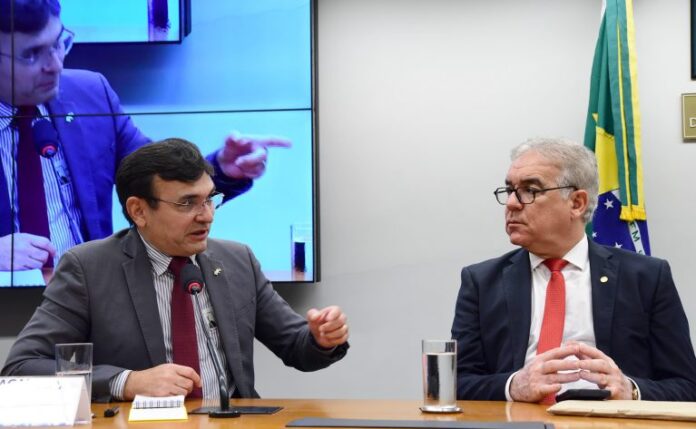 Audiência Pública - Piso dos Agentes Comunitários. Consultor de Saúde - Confederação Nacional dos Municípios - CNM, Denilson Magalhães. Dep. Zé Neto (PT - BA)
