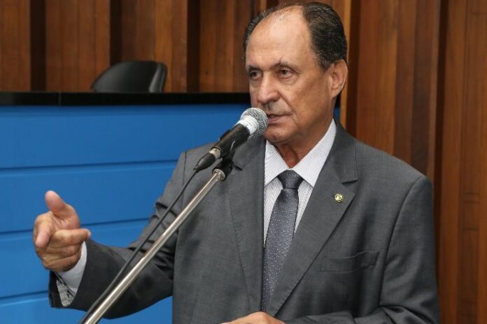 Zé Teixeira reivindica asfalto para moradores do Santa Edvirges, em Dourados 
