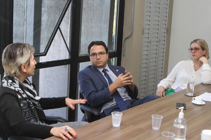 <b>Frente Parlamentar</b>: Minuta de projeto apresentada à SES na quarta reunião