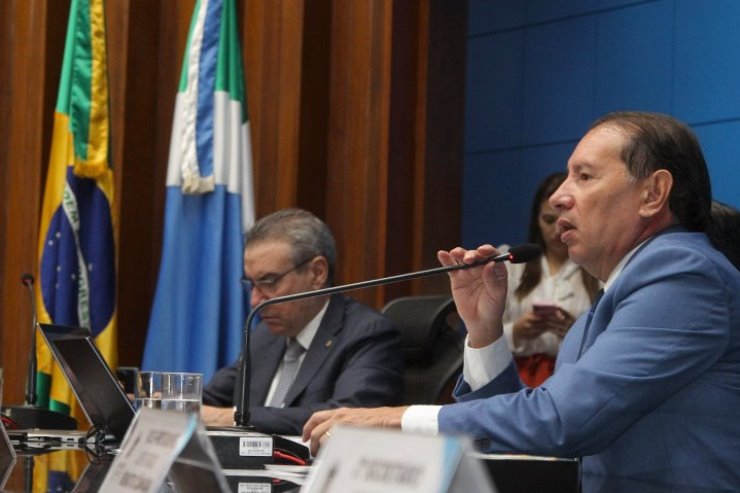 <b>Lei:</b> Reajuste e auxílios aos servidores do Poder Legislativo são promulgados