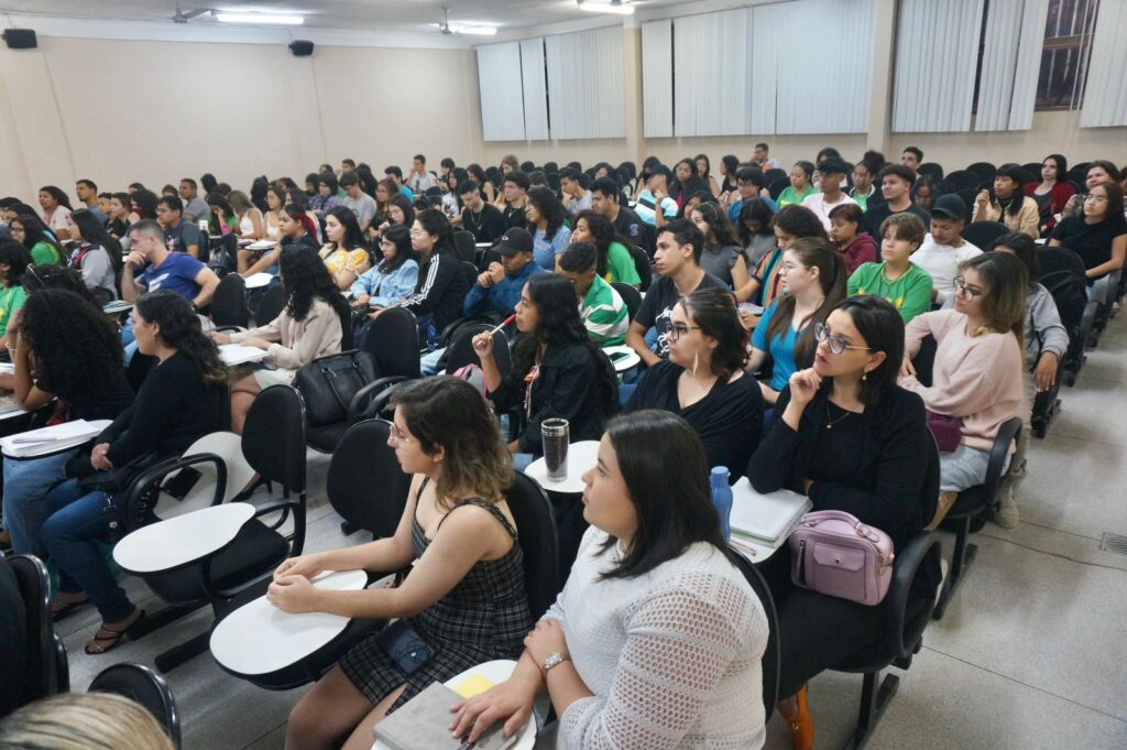 Edição Itinerante do Programa Levanta Juventude atende 300 jovens na Unigran Capital