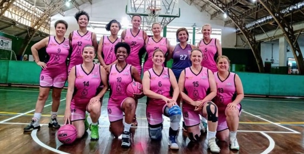 Em preparação para mundial, equipe feminina de basquete máster de MS participa de torneio em Curitiba