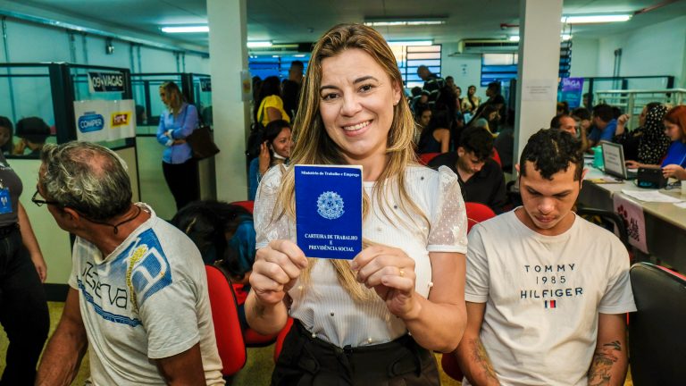 Funsat oferece 1.848 vagas de emprego em 251 empresas nesta terça-feira