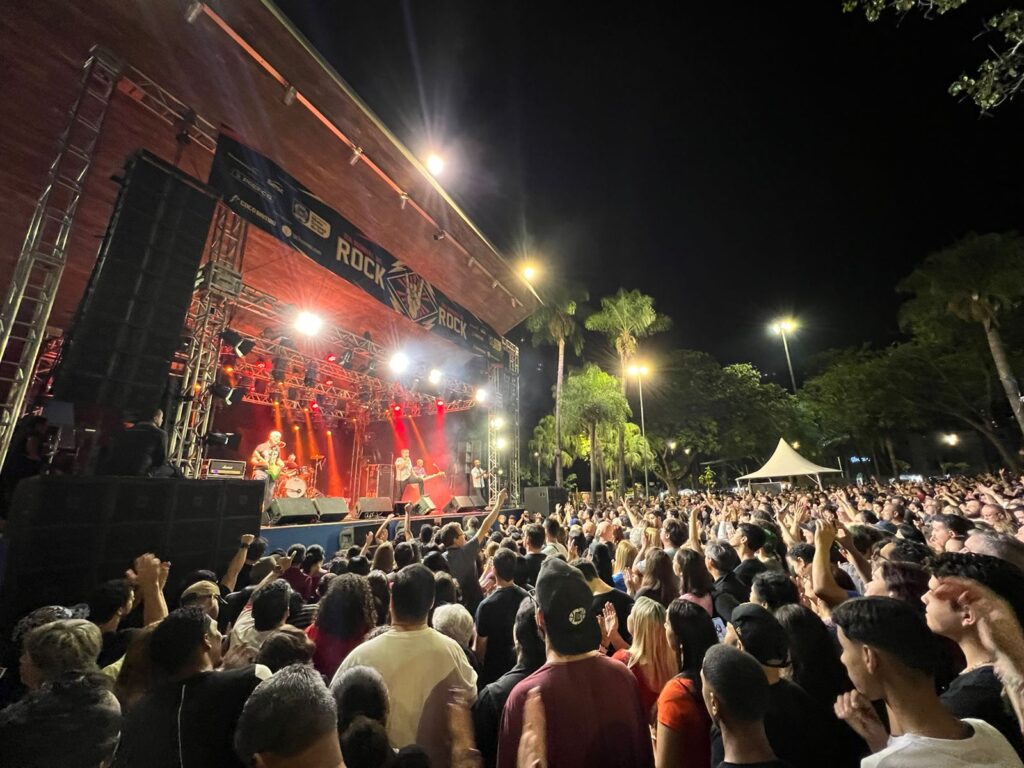 Ira! lota Praça do Rádio em comemoração ao Dia Mundial do Rock