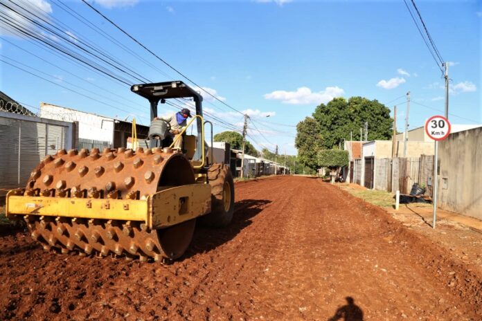 Prefeitura avança com obras de drenagem e pavimentação asfáltica no Residencial Oliveira