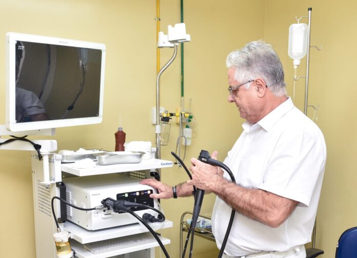 Prefeitura moderniza CEM, entrega aparelho de endoscopia e novo consultório de oftalmologia 