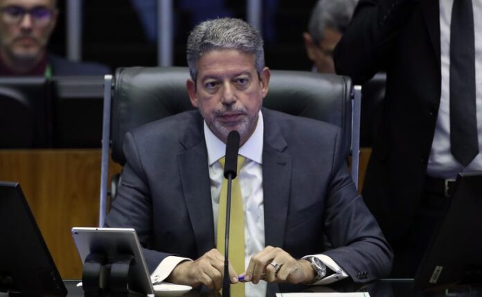 Discussão e votação de propostas. Presidente da Câmara dos Deputados, Arthur Lira
