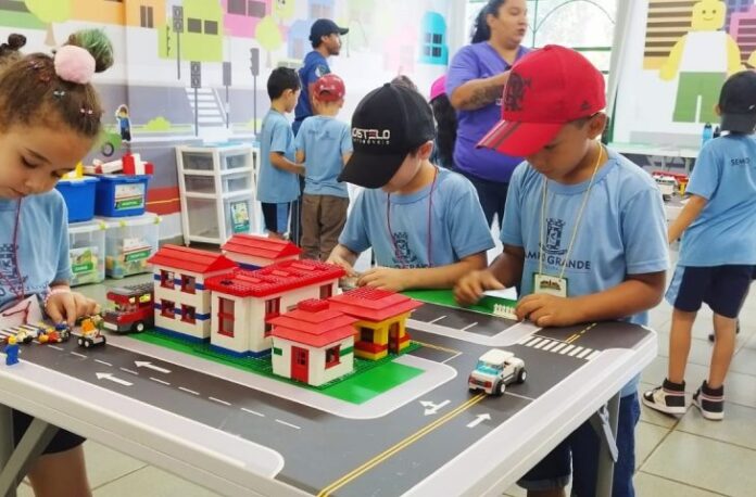 Detranzinho já atendeu mais de 3 mil alunos de 41 escolas da Capital neste ano