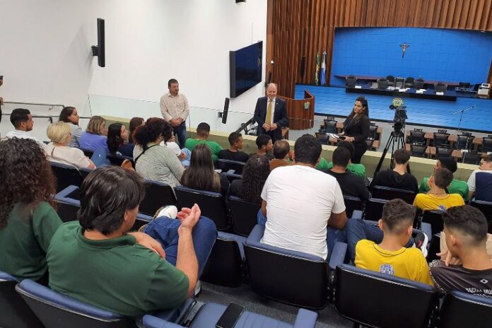 Estudantes de Chapadão do Sul visitam sede do Poder Legislativo