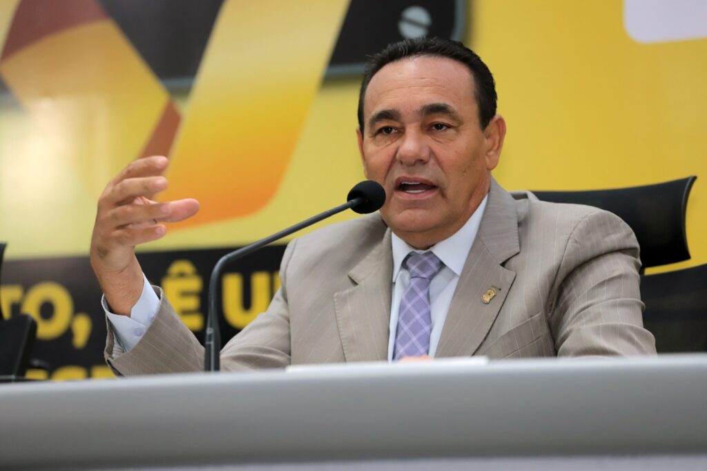 No Setembro Amarelo Carlão faz alerta sobre a conscientização  e prevenção ao suicídio: “se precisar, peça ajuda!”