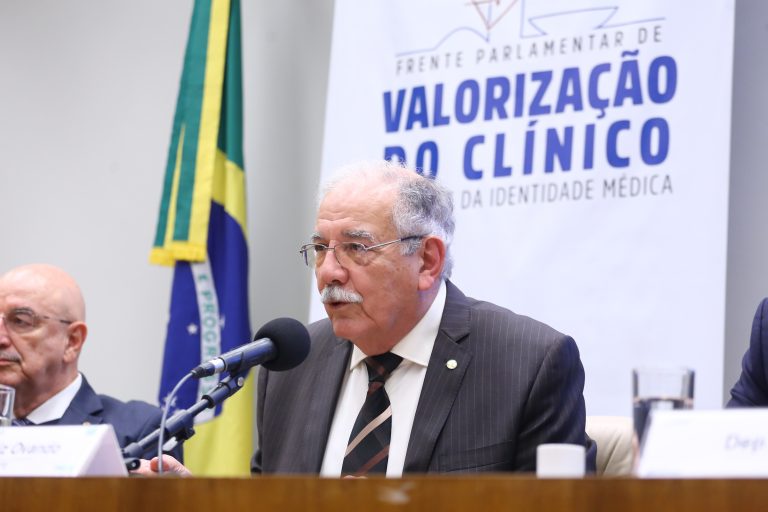 Comissão de Saúde vai fazer audiência para valorizar o clínico geral