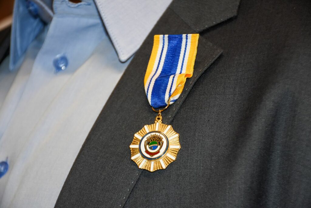 Deputado João César Mattogrosso é agraciado com a Medalha Prêmio da Polícia Civil