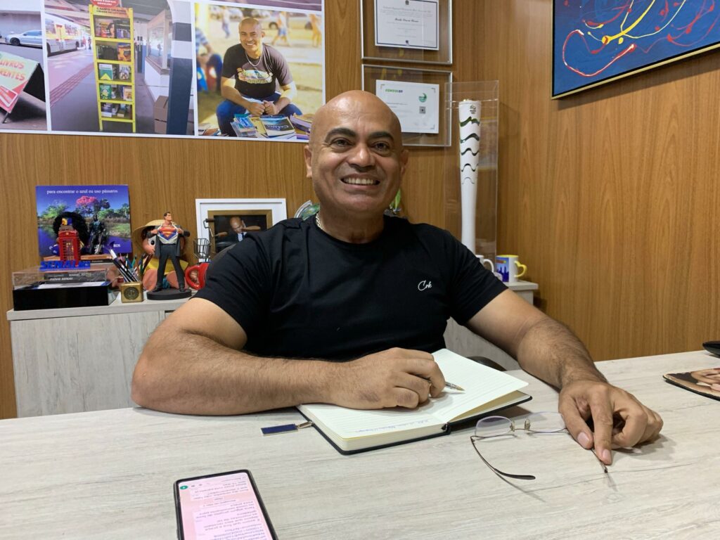 Prefeita sanciona lei apresentada por Ronilço Guerreiro que substitui nas empresas a impressão de licenças e alvarás por QR Code