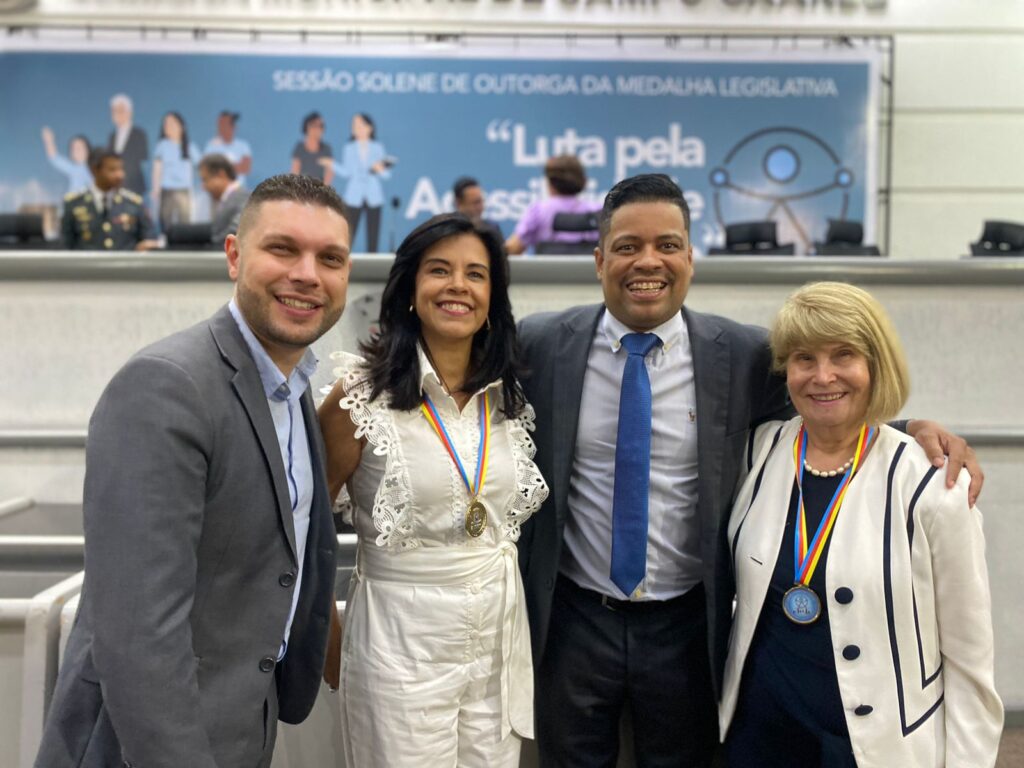 Ativistas pela inclusão e acessibilidade por meio da educação recebem homenagem do Professor Riverton